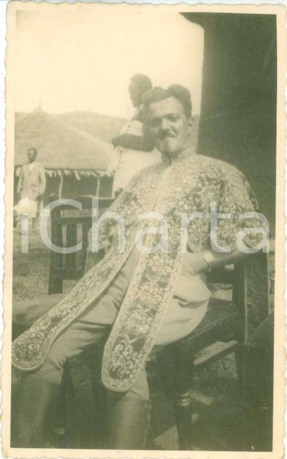 Fotografia d epoca originale 1936 CHEREN ERITREA AOI Colono in mantellina da cerimonia Fotografia 1