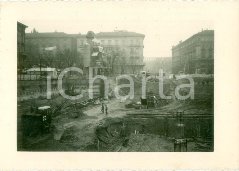 Fotografia d epoca originale 1959 MILANO PIAZZALE CADORNA Scavo generale per stazione metropolitana Foto 1