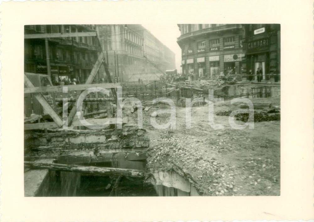 Fotografia d epoca originale 1959 MILANO PIAZZALE CORDUSIO Scavi di costruzione Linea 1 metropolitana FOTO 1