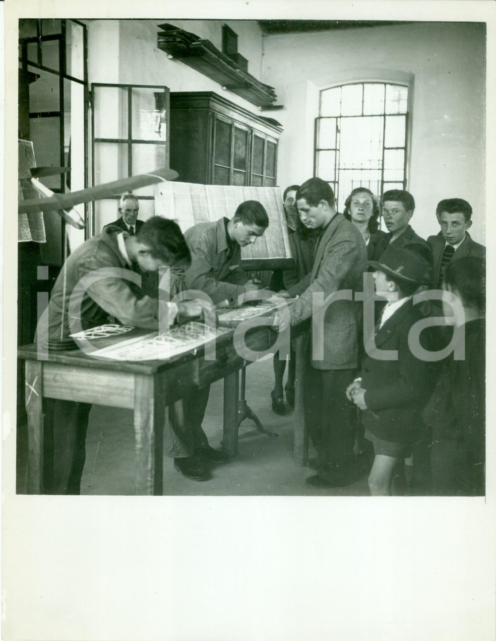 Fotografia d epoca originale 1955 ca VIGEVANO PV Visita ai laboratori dell Istituto RONCALLI Fotografia 1