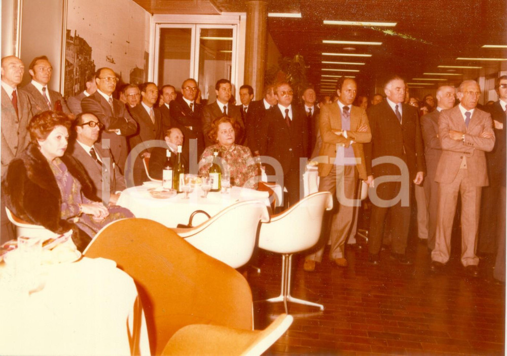 Fotografia d epoca originale 1978 MILANO Congedo di SCHULZEBATTMANN all AGFAGEVAERT Foto 1