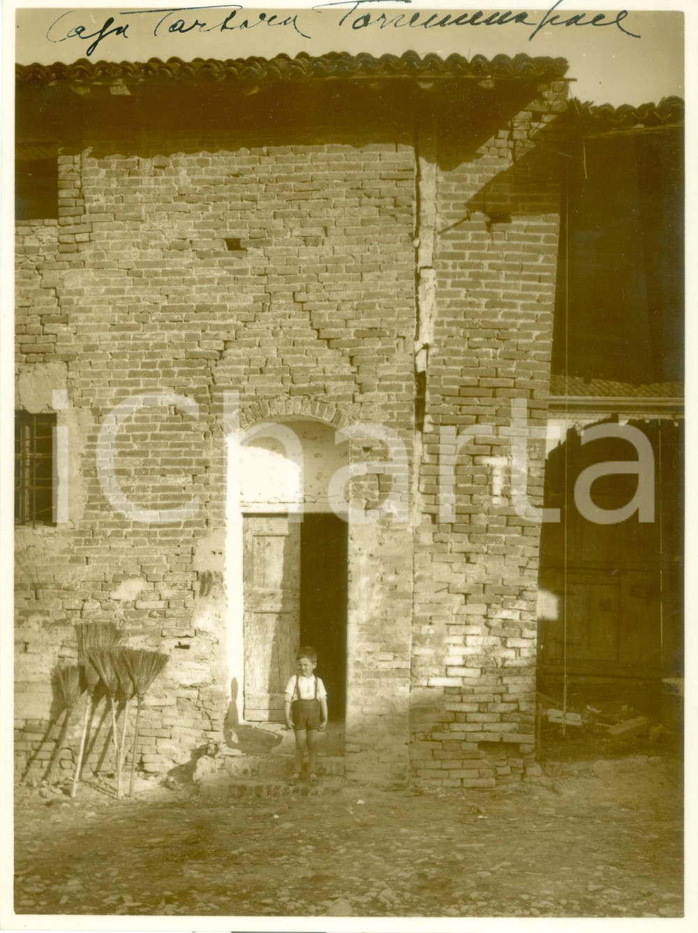 Fotografia d epoca originale 1940 ca VOGHERA PV La casa rurale dei TARTARA a TORREMENAPACE Foto 1