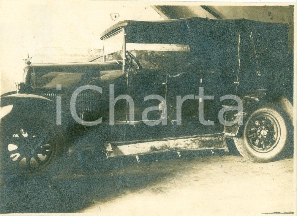 Fotografia d epoca originale 1925 ca PAVIA ? Automobile di lusso dopo incidente stradale gomme MICHELIN Foto 1