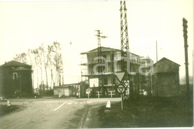 Fotografia d epoca originale 1965 ZAVATTARELLO PV Lavori edilizi a un caseggiato Fotografia cm 10 x 7 1