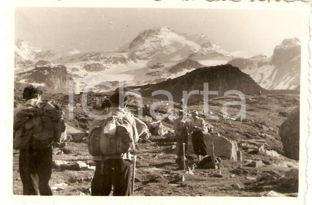 Fotografia d epoca originale 1948 GRESSONEYLATRINITE  AO Alpinisti ai piedi del MONTE ROSA Foto 9x6 1