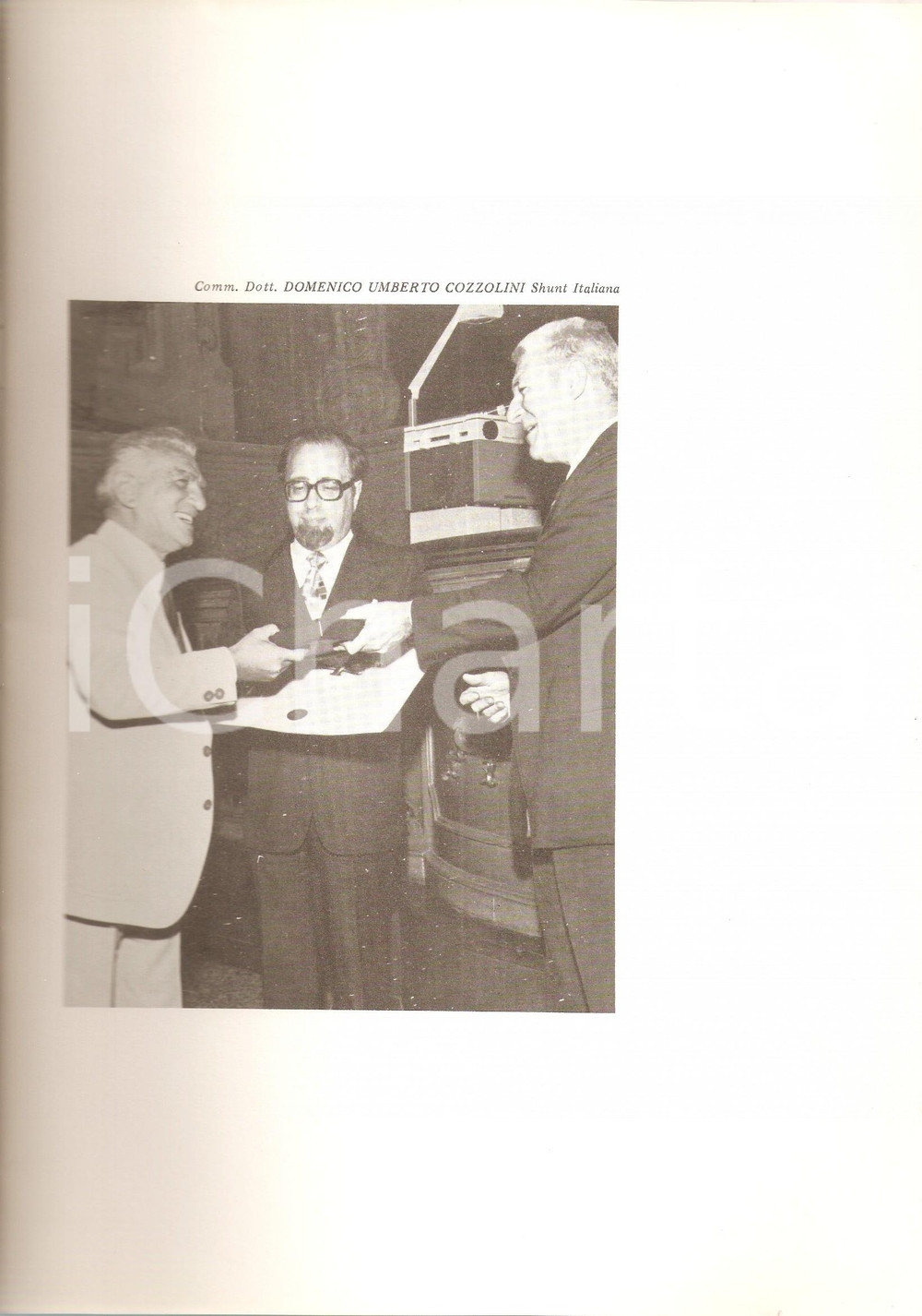 Giornale, rivista storica 1975 MILANO Umberto COZZOLINI riceve Premio INTERPETROL Enzo MOLINA Shunt 1