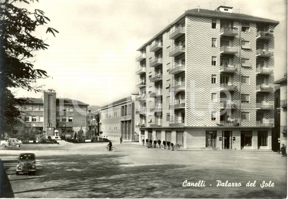 Cartolina originale da collezione 1955 ca CANELLI Fiat 500C Topolino e PALAZZO DEL SOLE Cartolina ANIMATA FG NV 3 1