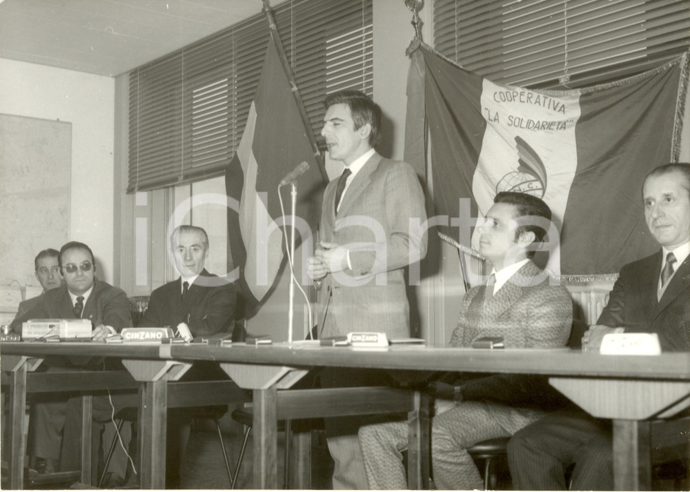 Fotografia d epoca originale 1965 ca MILANO LA SOLIDARIETA  Cooperativa ACLI Comitato centrale riunito Foto 1