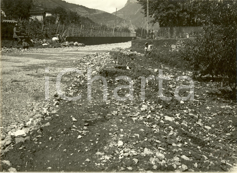 Fotografia d epoca originale 1935 ca TRESCORE BALNEARIO BG Strada Statale n°42 TONALEMENDOLA Contadini Foto 1