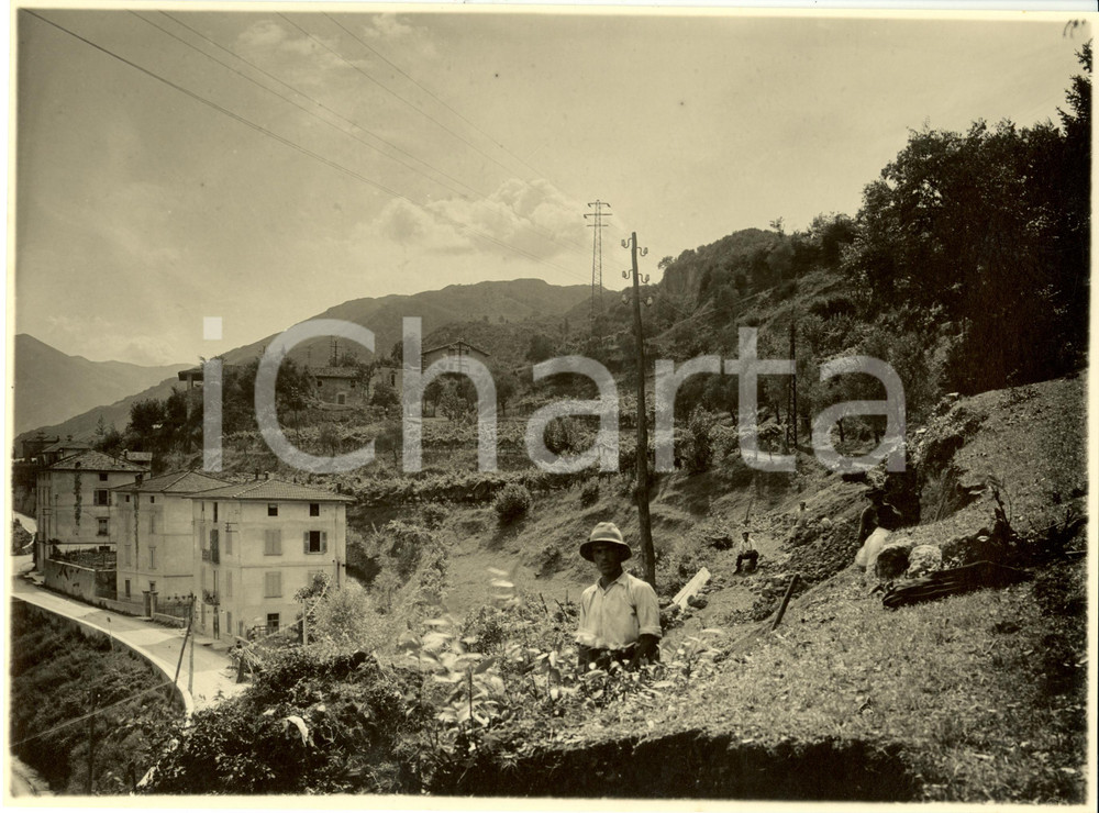 Fotografia d epoca originale 1932 BERGAMO Strada Statale nÂ°42 del TONALE e della MENDOLA e contadini Foto 1
