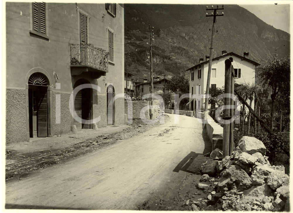 Fotografia d epoca originale 1932 BERGAMO Strada Statale nÂ°42 del TONALE e della MENDOLA nel paese Foto 1