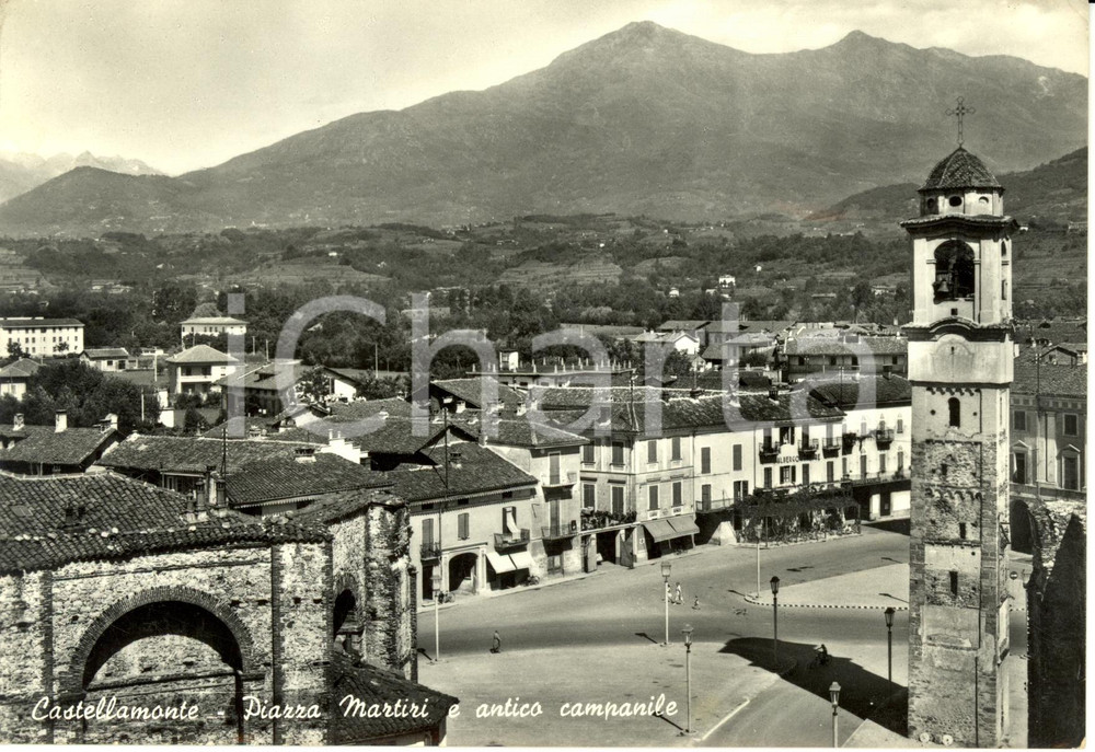 Cartolina originale da collezione 1959  CASTELLAMONTE TO Piazza MARTIRI DELLA LIBERTA  e antico campanile FG VG 1
