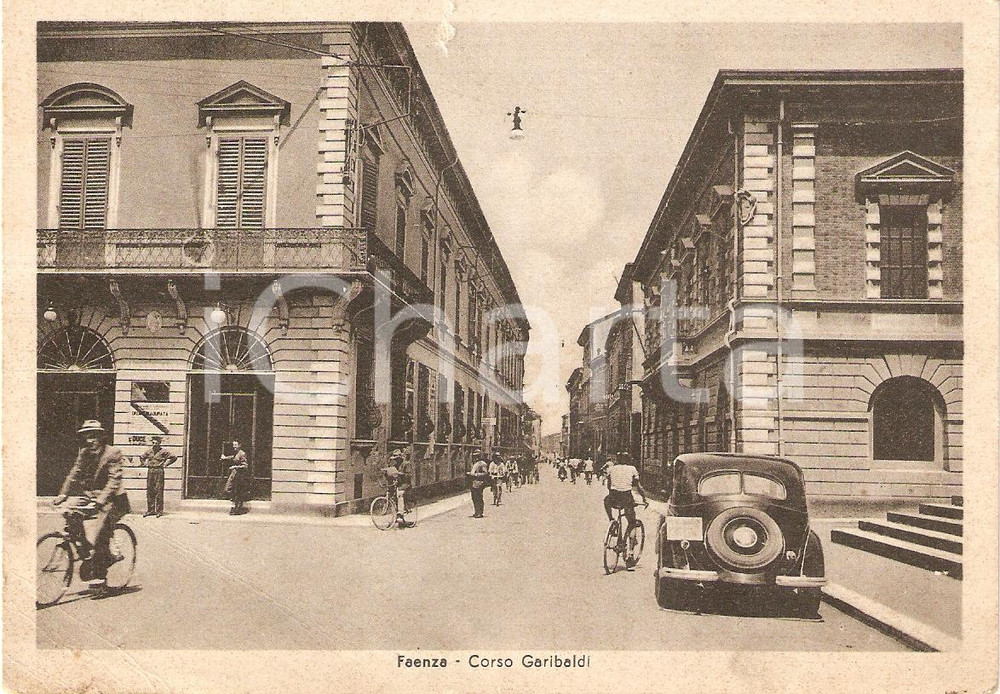 Cartolina originale da collezione 1940 ca FAENZA RA Corso Garibaldi ANIMATA Panorama Cartolina FG NV 1