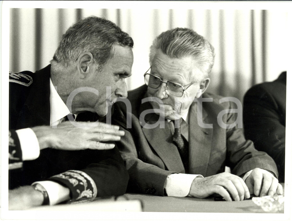 Fotografia d epoca originale 1990 FRANCIA ThÃ©o BRAUN e Jacques BAREL parlano durante congresso Fotografia 1
