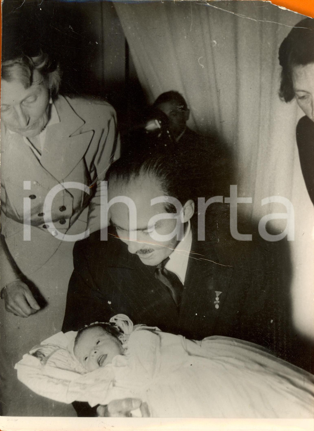 Fotografia d epoca originale 1953 WURZBURG D Otto d ASBURGOLORENA e figlia Andrea Arciduchessa Battesimo 1