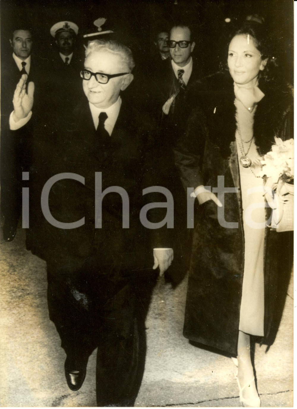 Fotografia d epoca originale 1978 ITALIA? Giovanni LEONE e la moglie Vittoria ad una serata di gala Foto 1