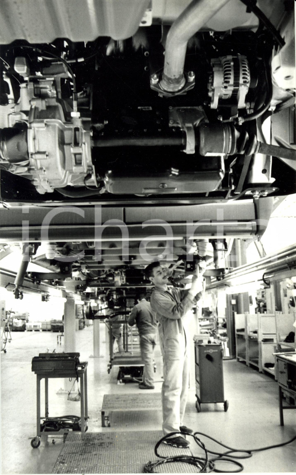 Fotografia d epoca originale 1980 ca SENTHEIM F DANGEL Operai catena montaggio Fabbrica Automobili Foto 1