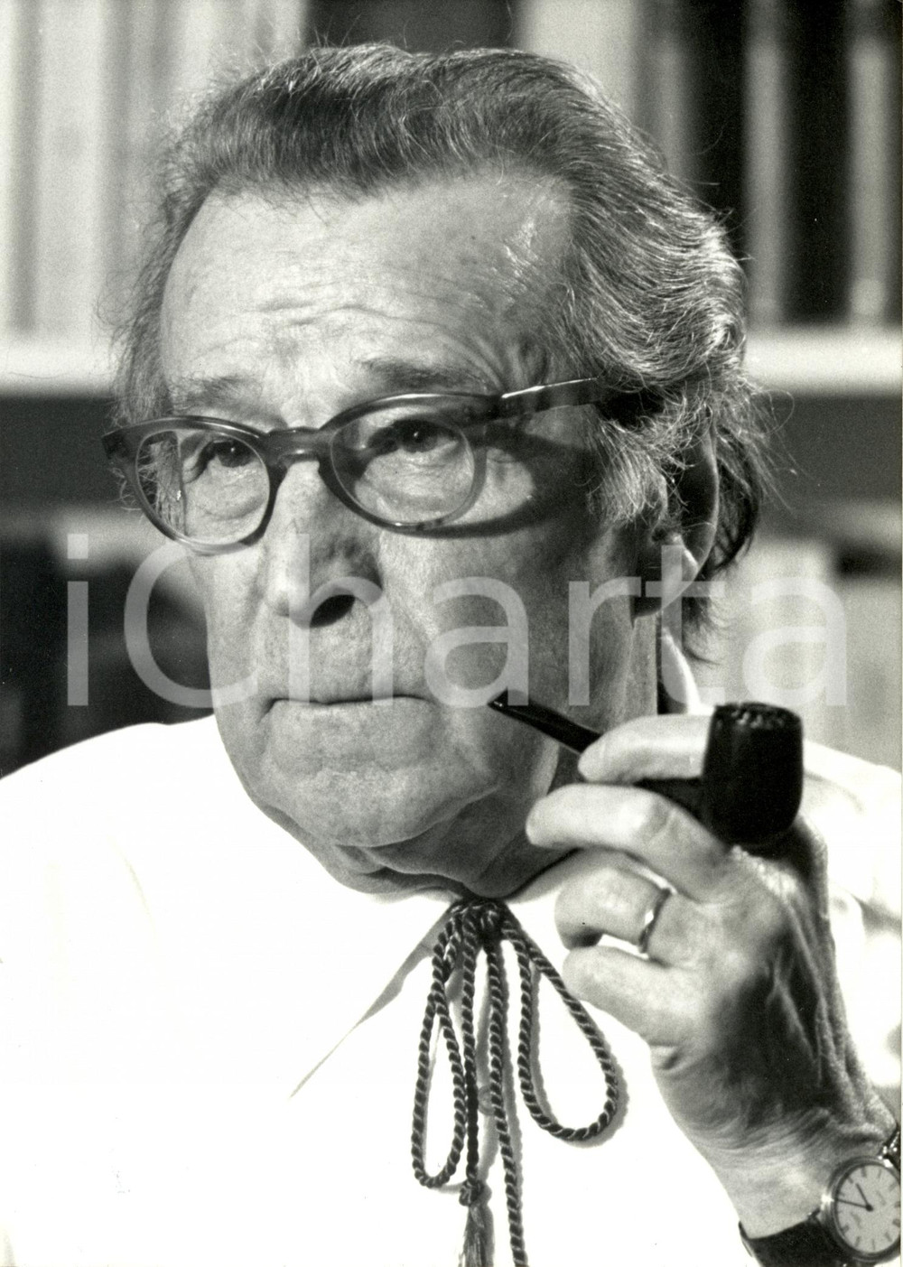 Fotografia d epoca originale 1982 SVIZZERA Georges SIMENON ritratto mentre fuma la pipa RISTAMPA 1991 1
