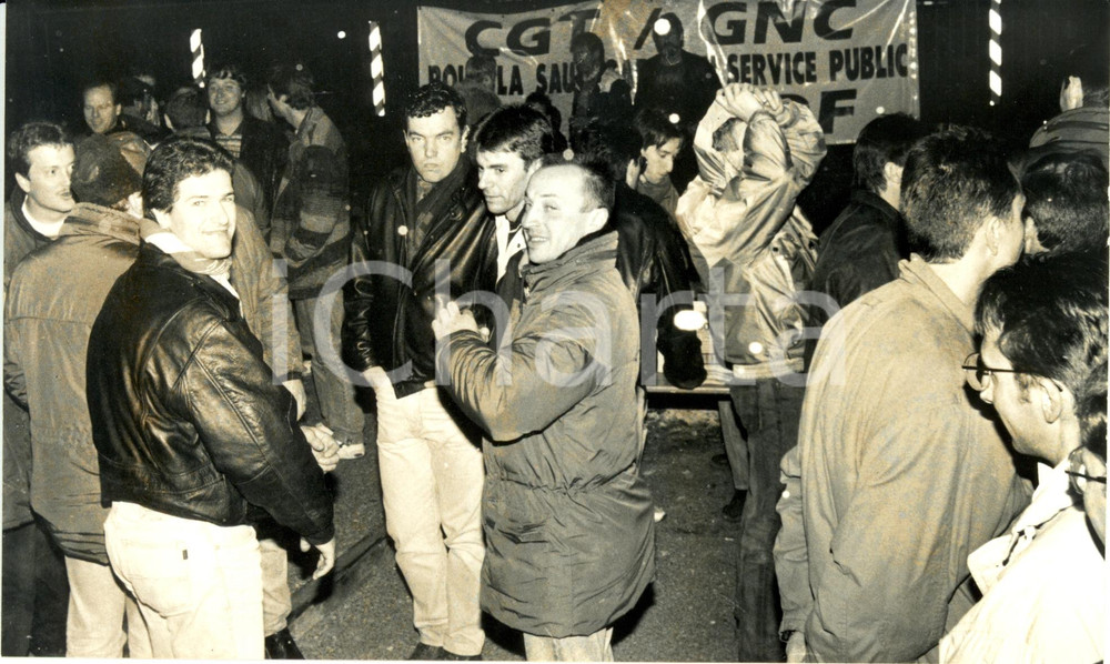 Fotografia d epoca originale 1995 MULHOUSE F Postini in sciopero durante la notte Striscione CGTGNC Foto 1