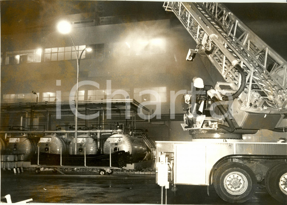 Fotografia d epoca originale 1990 HUNINGUE F SANDOZ Esplosione all azienda chimicofarmaceutica Fotografia 1