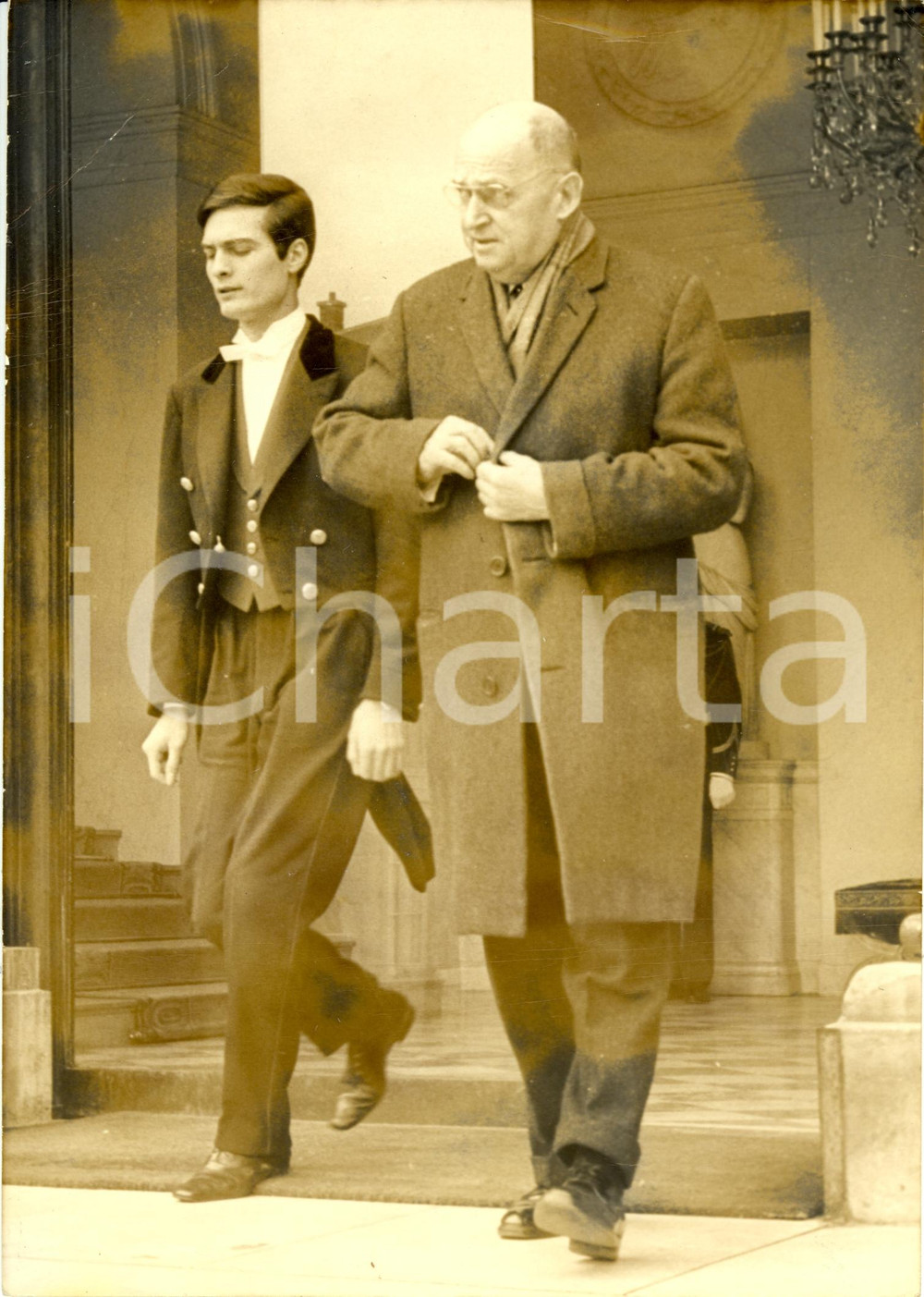 Fotografia d epoca originale 1967 PARIS F Louis VALLON Commission des Finances quittant ELYSEE Photo 1