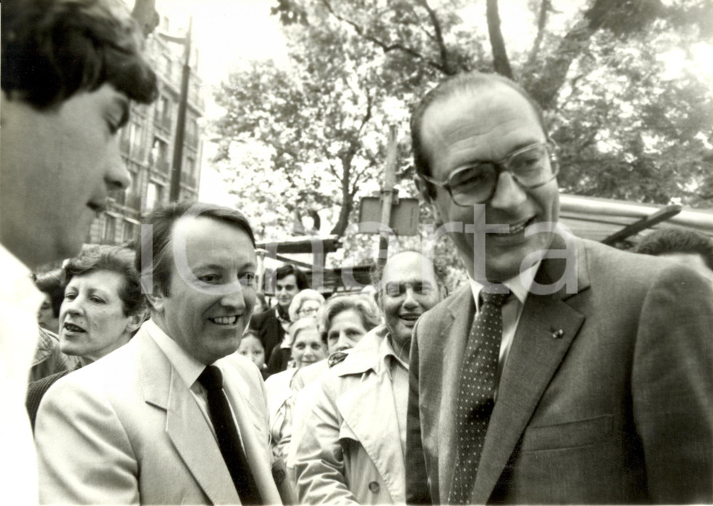 Fotografia d epoca originale 1981 PARIS F Georges SARRE et Jacques CHIRAC en campagne se rencontrent Photo 1