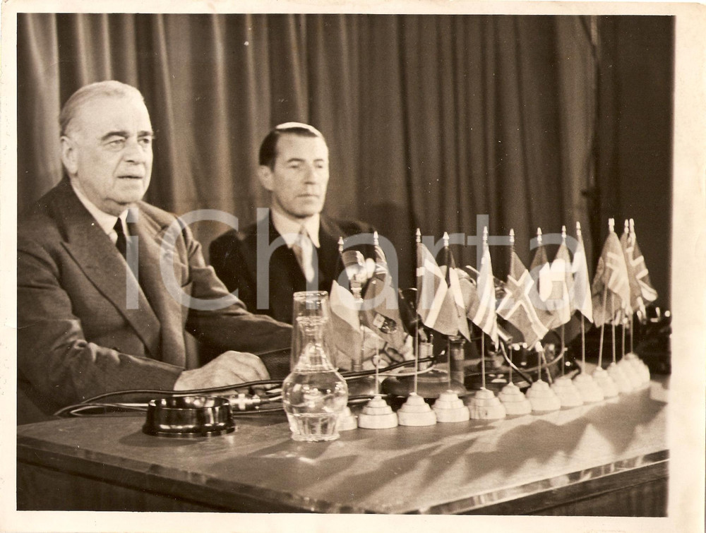 Fotografia d epoca originale 1952 PARIS Hastings Lionel ISMAY announces NATO opening Jonkheer van VREDENBURCH 1