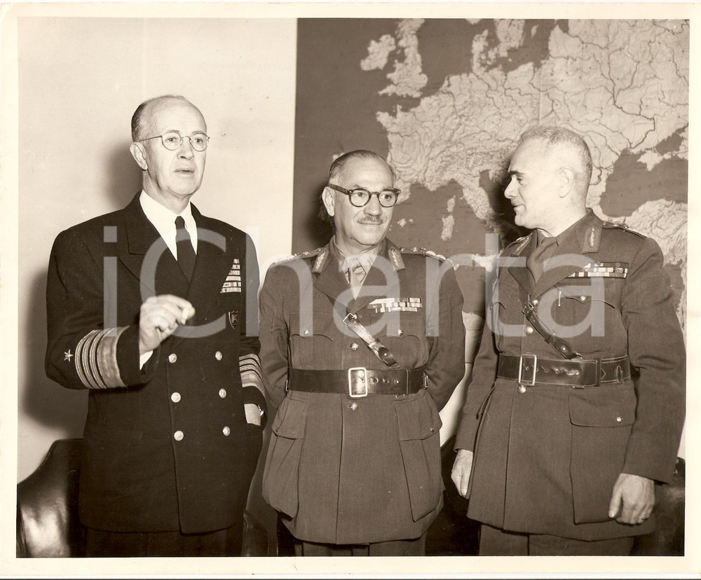 Fotografia d epoca originale 1952 NAPOLI Stylianos KITRILAKIS Robert CARNEY Admiral s NATO Headquarters Photo 1