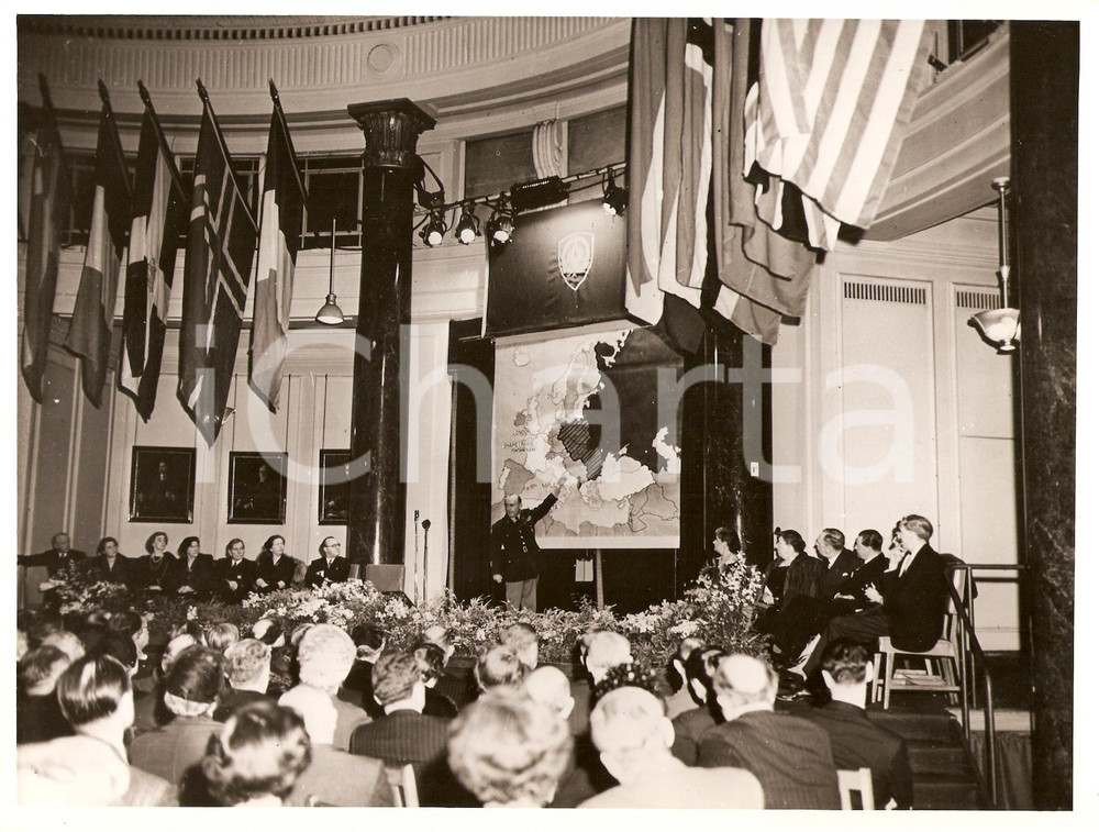 Fotografia d epoca originale 1954 LONDON General Alfred GRUENTHER meeting of British Atlantic Committee PHOTO 1