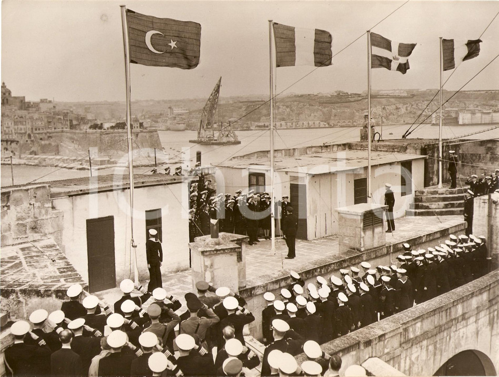 Fotografia d epoca originale 1953 LASCARIS MALTA ROYAL HONOR GUARD at opening Mediterrean SHAPE Headquarter 1