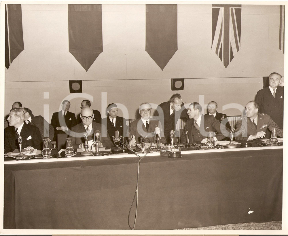 Fotografia d epoca originale 1952 PARIS NATO Council First meeting in new headquarters Hastings Lionel ISMAY 1