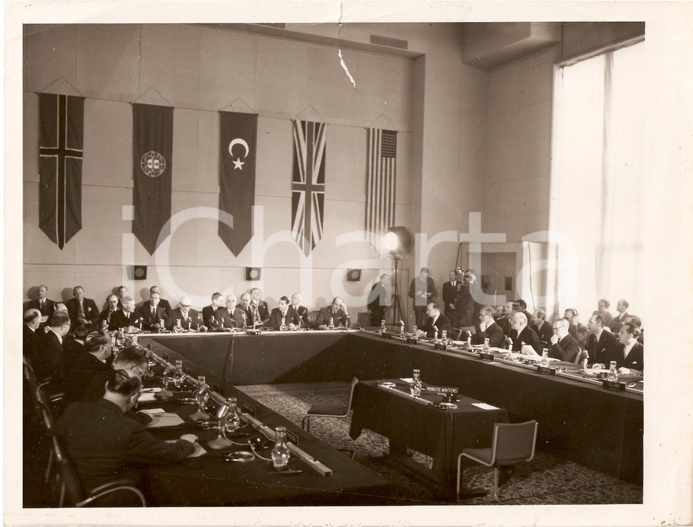 Fotografia d epoca originale 1952 PARIS NATO Council New headquarters Hastings Lionel ISMAY Foto DANNEGGIATA 1