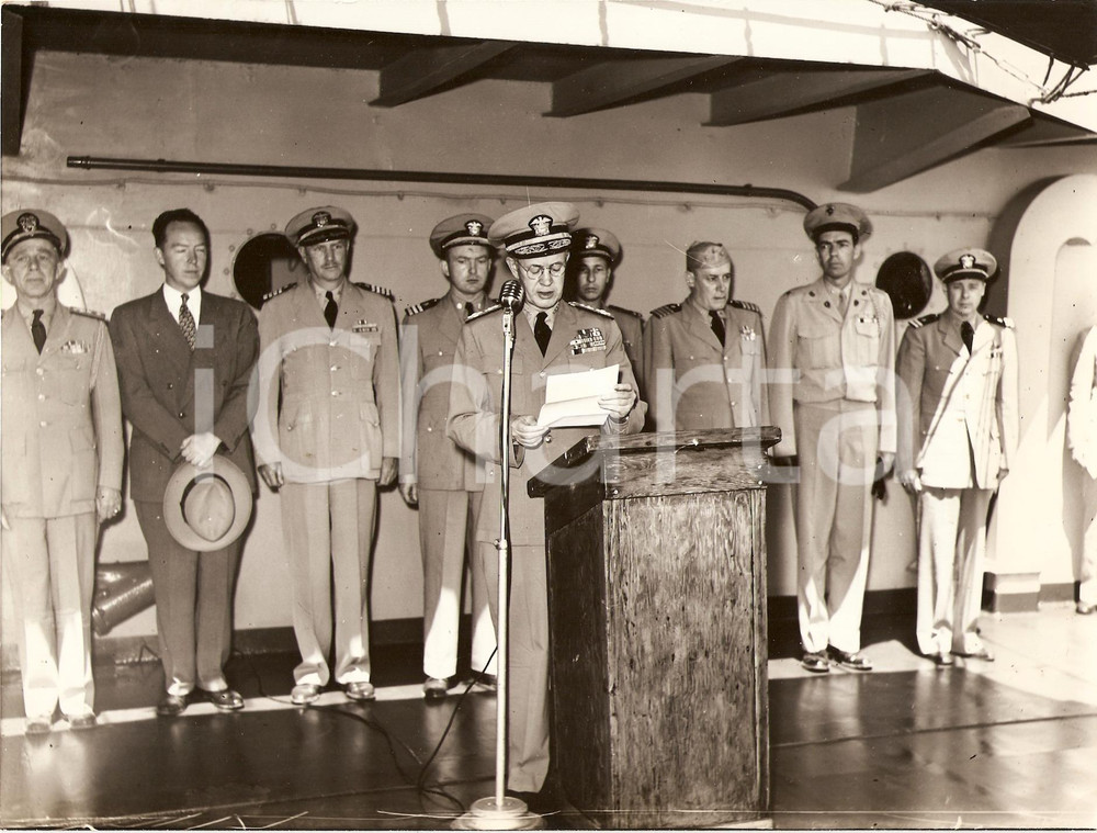 Fotografia d epoca originale 1952 NAPOLI NATO Robert CARNEY a bordo della USS MOUNT OLYMPUS AGC8 Fotografia 1