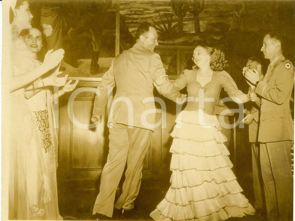 Fotografia d epoca originale 1945 WASHINGTON USA Margaret TRUMAN President s daughter dances Virginia Reel 1