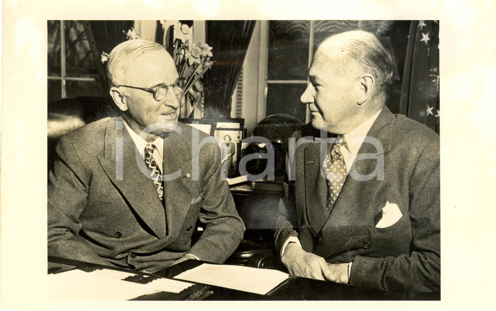 Fotografia d epoca originale 1945 ca WASHINGTON USA Harry TRUMAN e Lewis DOUGLAS Ambasciatore DANNEGGIATA 1
