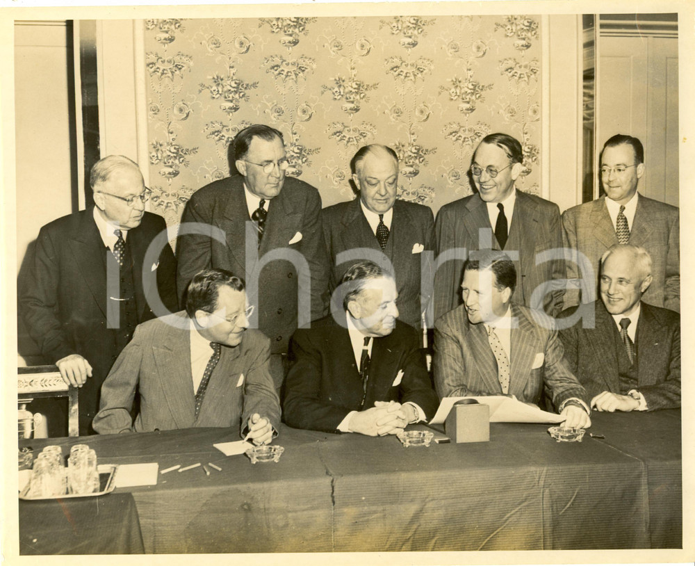 Fotografia d epoca originale 1950 NEW YORK CITY USA Ford Foundation Paul HOFFMAN President and Henry FORD 1