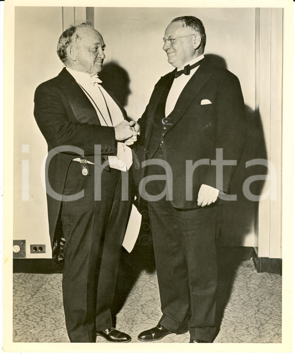 Fotografia d epoca originale 1933 NEW YORK USA Hugh COOPER con Maxim LITVINOV SOVIETICO RISTAMPA 1949 1
