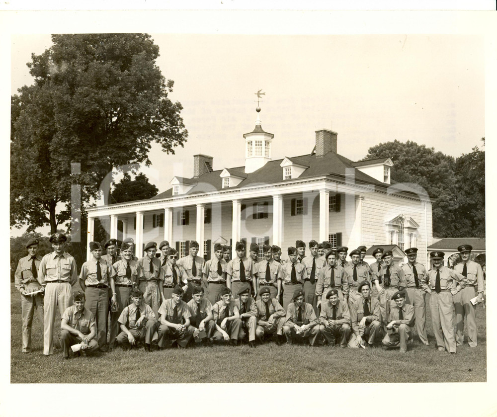 Fotografia d epoca originale 1951 MOUNT VERNON USA Air cadets guests of CAP visit George WASHINGTON s home 1