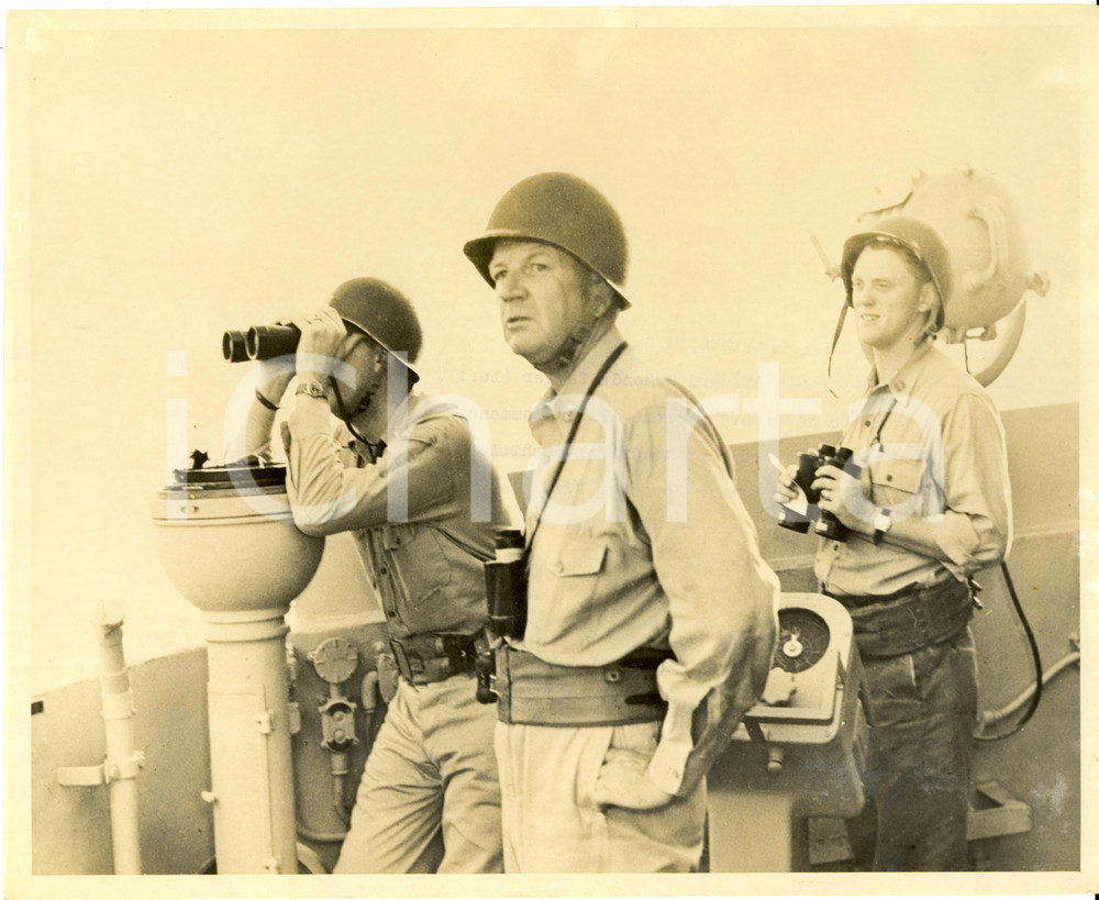 Fotografia d epoca originale 1945 PALAWAN William FECHTELER on flagship at PHILIPPINE ISLANDS REPRINT 1951 1