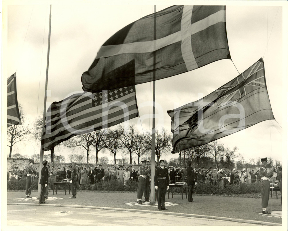 Fotografia d epoca originale 1953 MARLYLEROI F SHAPE Second Anniversary raised flags of NATO nations 1
