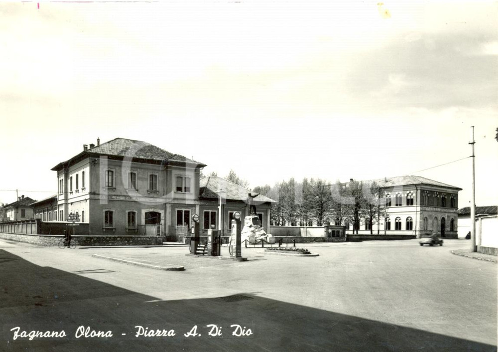 Cartolina originale da collezione 1966 FAGNANO OLONA VA Piazza A. Di Dio e distributore ESSO Cartolina FG VG 1