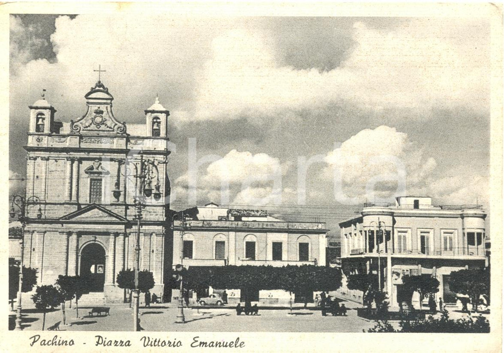 Cartolina originale da collezione 1954 PACHINO SR Piazza Vittorio Emanuele, chiesa SS CROCIFISSOCartolina FG VG 1
