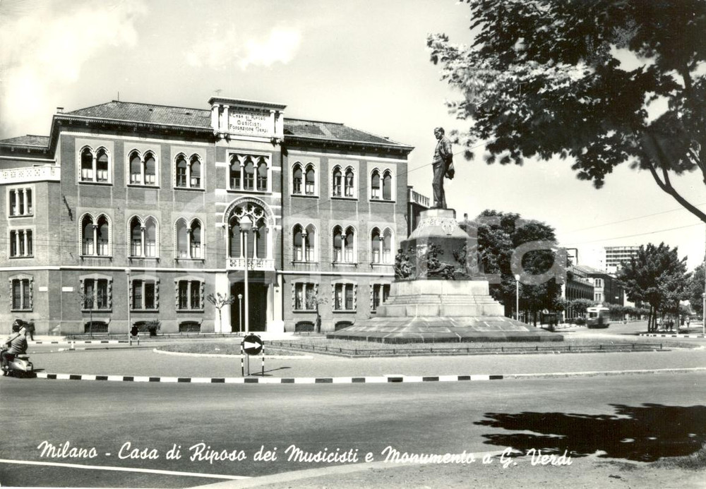 Cartolina originale da collezione 1950 ca MILANO, Casa riposo per musicisti e monumento a G. VerdiCartolina FG NV 1