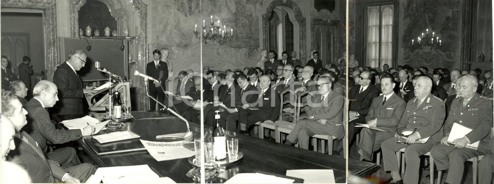 Fotografia d epoca originale 1969 MILANO Fondazione CARLO ERBA Convegno INISM Umberto COZZOLINI FOTO TRIPLA 1