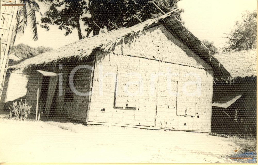 Fotografia d epoca originale 1955 ca CAMBOGIA Scuola CHAU PONHEA HOK Classe costruita in paglia Fotografia 1