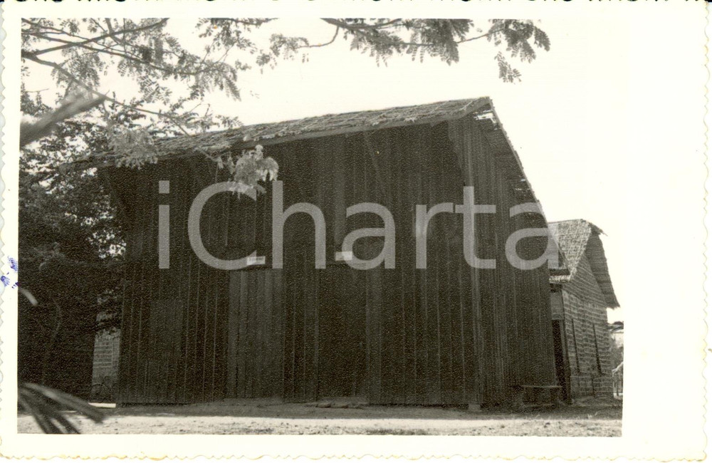 Fotografia d epoca originale 1955 ca PHNOM PEHN Cambogia Scuola TUOL SVAY PREY Infermeria in legno Foto 1