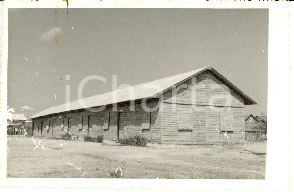 Fotografia d epoca originale 1955 ca PHNOM PENH Cambogia Scuola TUOL SVAY PREY Edificio in legno Foto 1