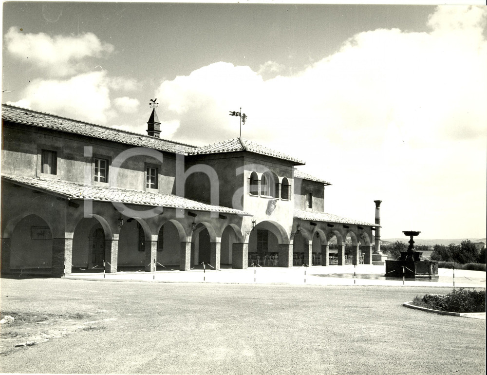 Fotografia d epoca originale 1970 ca MARINA VELCA VT TARQUINIA Golf COUNTRY CLUB  Il Clubhouse Foto 1