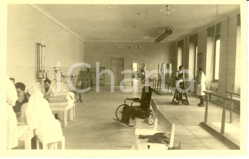 Fotografia d epoca originale 1941 WW2 BOLOGNA Ospedale SAN LEONARDO Veduta sala riabilitazione Fotografia 1