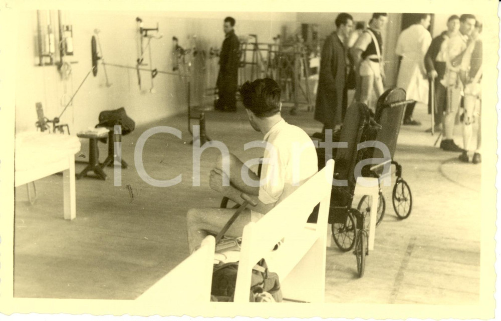 Fotografia d epoca originale 1941 WW2 BOLOGNA Ospedale SAN LEONARDO Mutilati in sala riabilitazione Foto 1